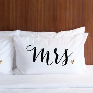 Mrs White Gold Glitter Heart White Pillowcase NWOT